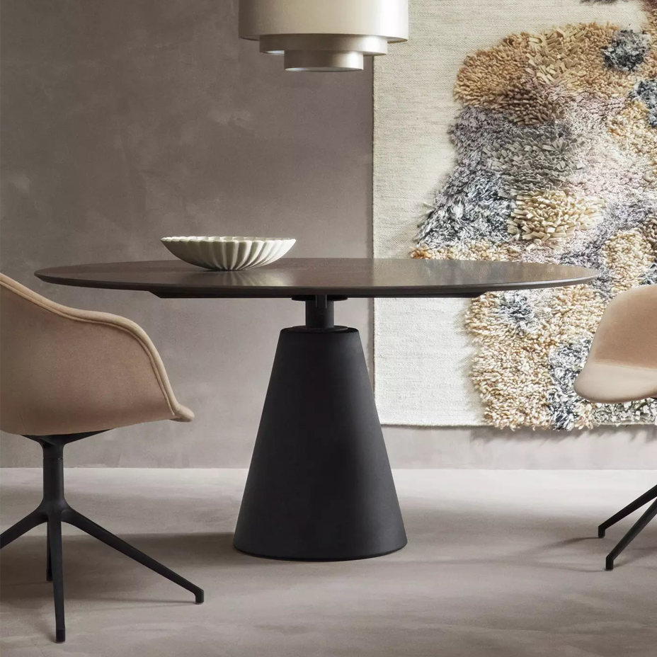 Madrid dining table