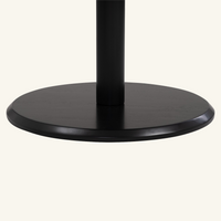 Runda round dining table